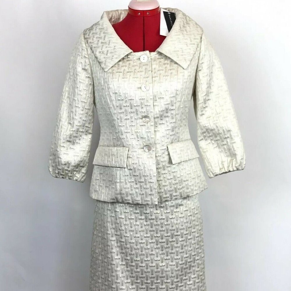 NEW DANA BUCHMAN White Gold 2 Piece Skirt & Suit